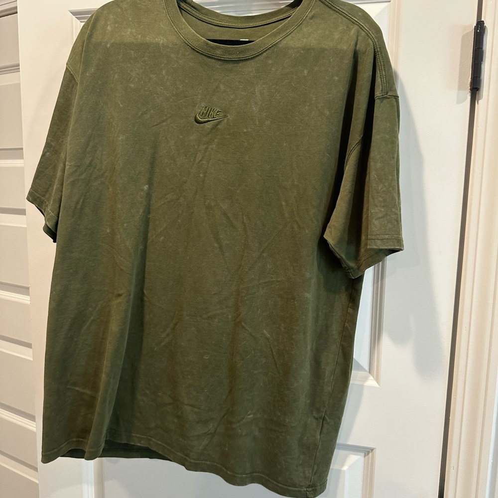 Nike Men's Olive Short Sleeve Tee